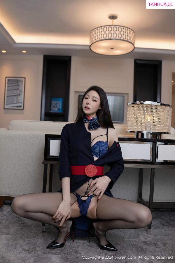 逗逗DouDou  [XiuRen]高清写真图 2024.12.13 No.9597 小逗逗 黑丝美腿第13张图片